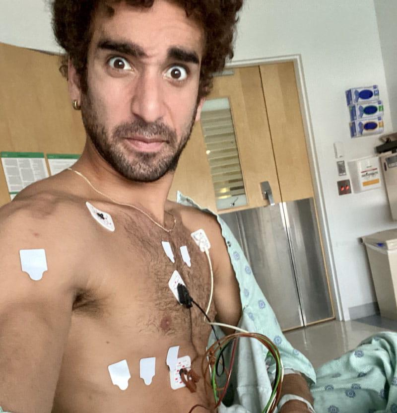 埃德森·巴博萨在2021年心脏消融手术后在医院康复. (图片由Edson Barbosa提供)